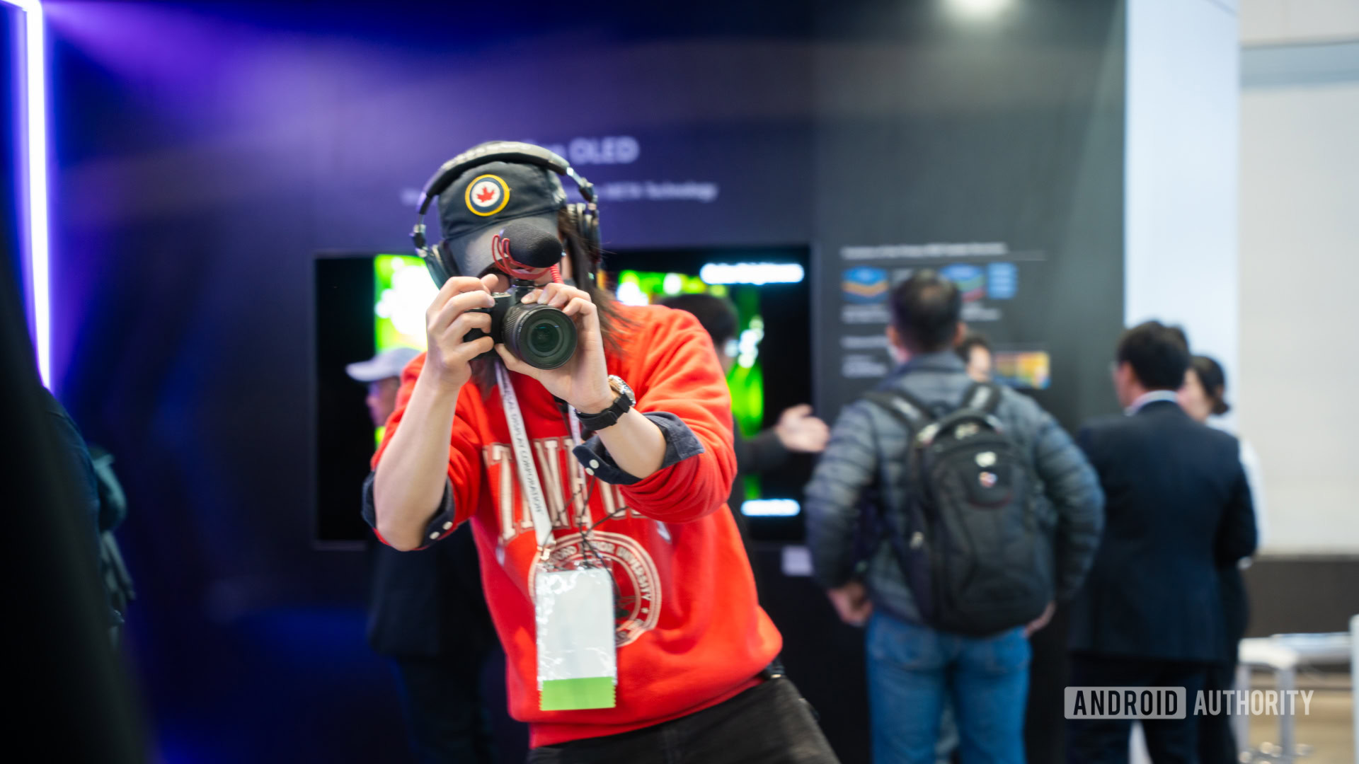 Behind the scenes at LG booth in Display Week 2025 7
