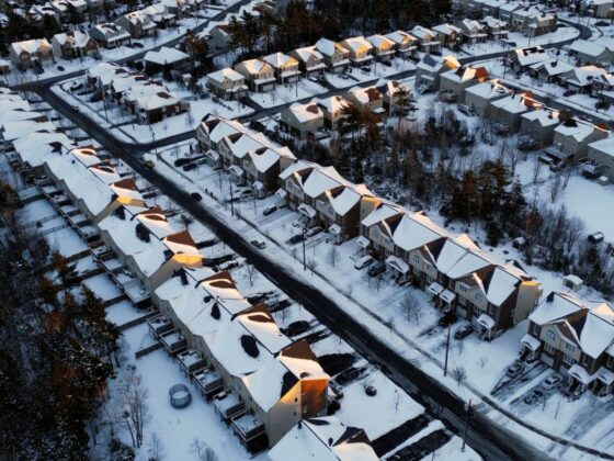 Even a 1% mortgage rate drop could be enough to ‘unlock’ the frozen housing market, Oxford Economics says