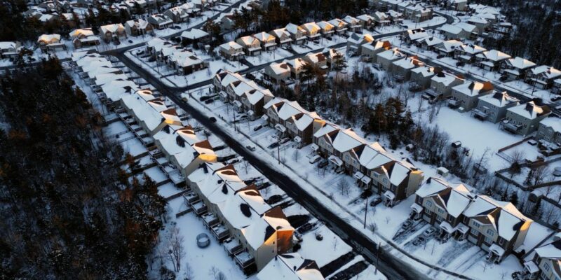 Even a 1% mortgage rate drop could be enough to ‘unlock’ the frozen housing market, Oxford Economics says