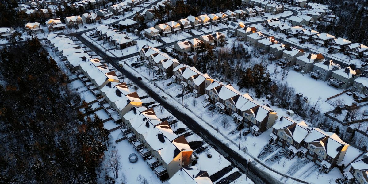 Even a 1% mortgage rate drop could be enough to 'unlock' the frozen housing market, Oxford Economics says