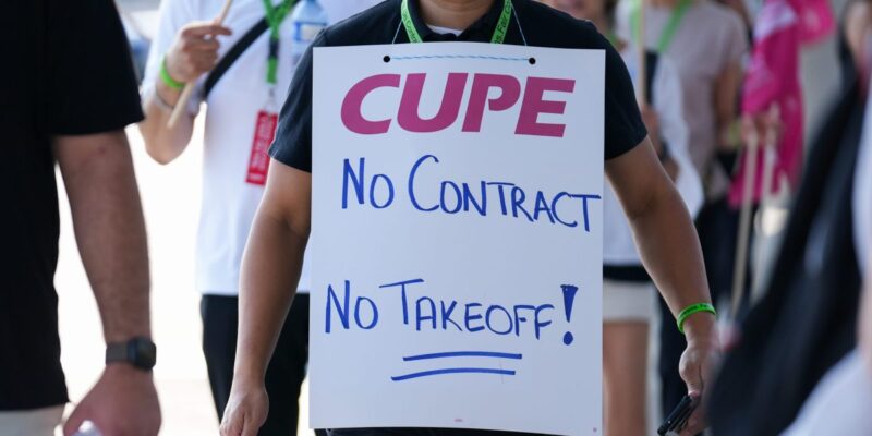 Air Canada flight attendants defy return-to-work order, forcing airline to delay plans to resume flights