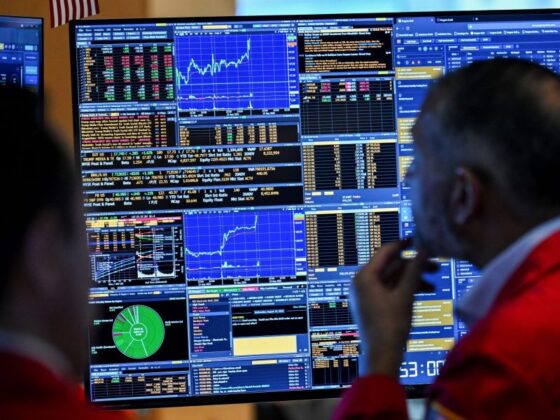 Stock market today: Dow futures rise ahead of Powell speech, retail earnings