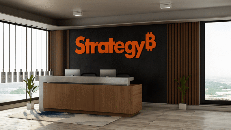 Behind Strategy’s mNAV Debate: Leverage, Risk, and Bitcoin