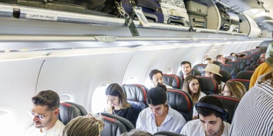 Delta, United passengers allege airlines sold millions of window seats withouts windows