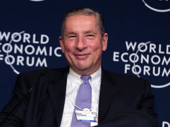 Former Siemens and Alcoa CEO Klaus Kleinfeld dismisses the idea of work-life separation: ‘You are one person’