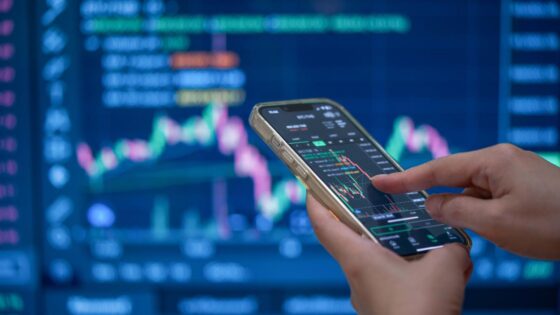 2 reasons this strategist has a 'glass half-full' view on stocks