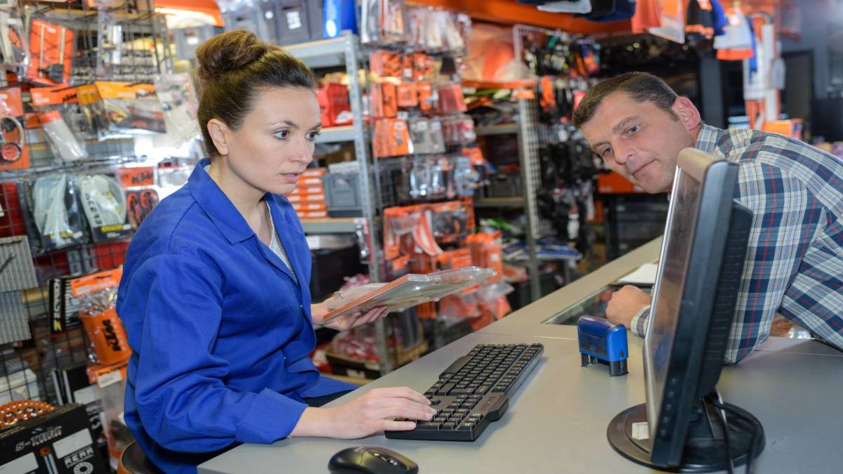 37-year-old auto parts chain franchisee files for bankruptcy