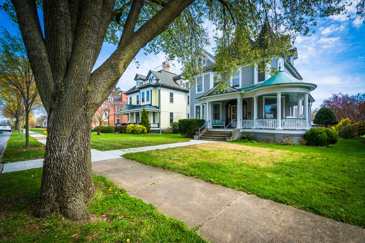 $7,100 Mortgage, $4,000 Income — Suze Orman Urges Patience