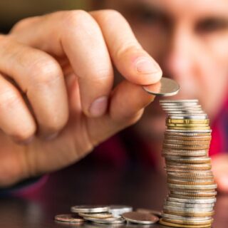 A Son Warned His Mom To Save For Retirement, But She Told Him It’s A Scam. Now She’s Getting Divorced And Is Retired With Nothing Saved