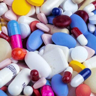 HSBC Upgrades Eli Lilly (LLY) to Hold, Lifts Price Target to 0