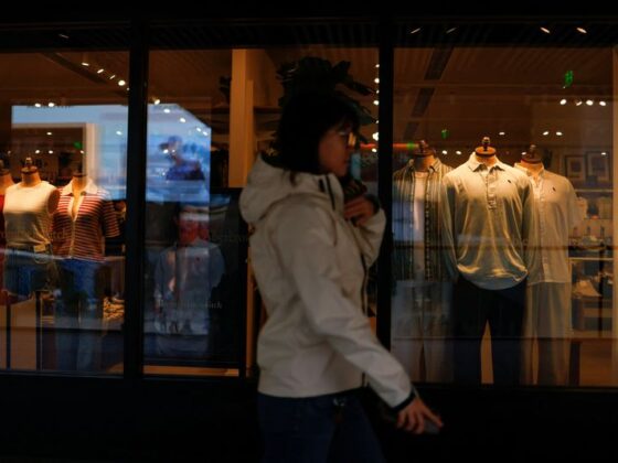 Abercrombie & Fitch raises annual sales forecast