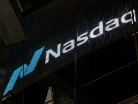 Analysis-US tech-stock stumble shows vulnerability in AI trade