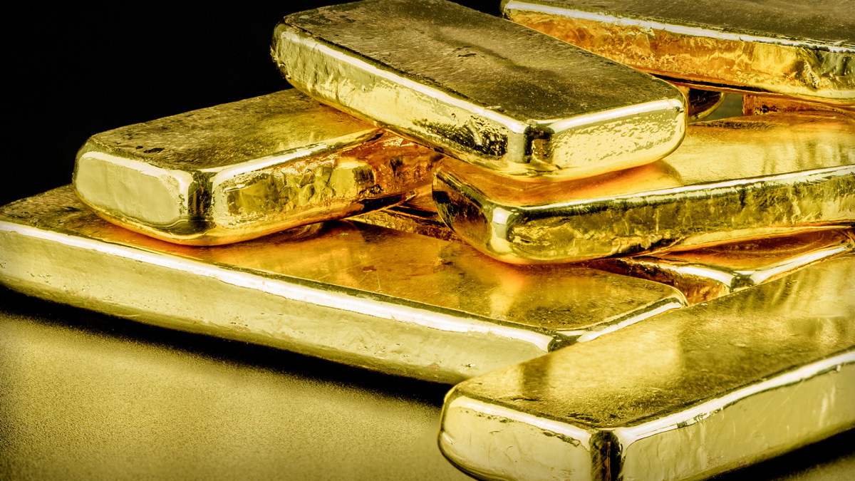 Analyst expects gold to fall off the 'Wall of Worry'