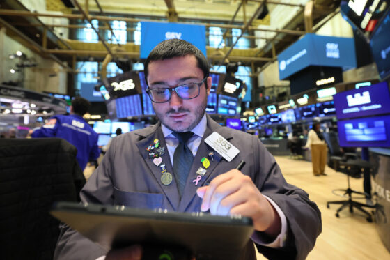 Apple is a star (again) as investors hope tariffs don’t squeeze markets