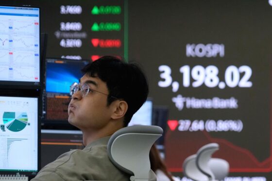 Asian shares mostly gain as eyes turn to meetings at the White House and Jackson Hole