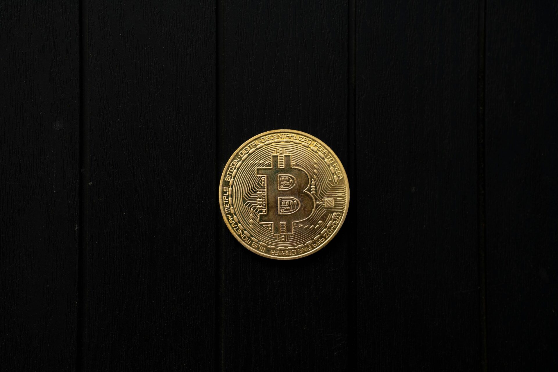 Bitcoin Hits 7-Week Low as $530-M in Trades Wiped Out