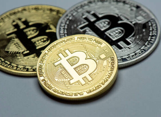 Bitcoin Prepares For Make-Or-Break Move As Textbook Triangle Meets Tight Range