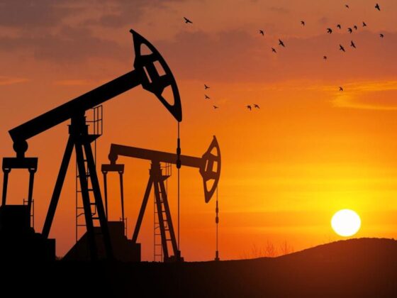 Crude Oil Prices Climb as Weekly US EIA Inventories Decline
