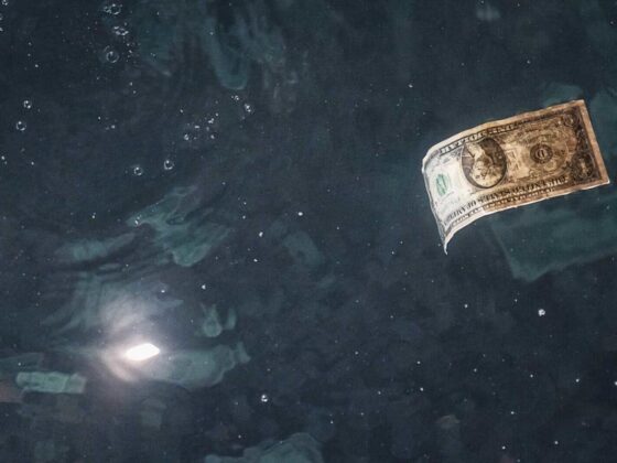 Dollar Continues Lower on US Rate-Cut Expectations