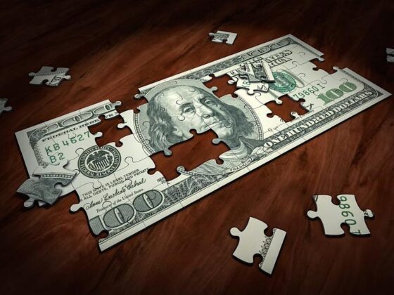 Dollar Erases Early Gains as T-note Yields Fall