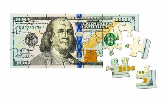 Dollar Moves Lower with T-Note Yields