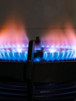 Dollar Weakness Spurs Short Covering in Nat-Gas Futures