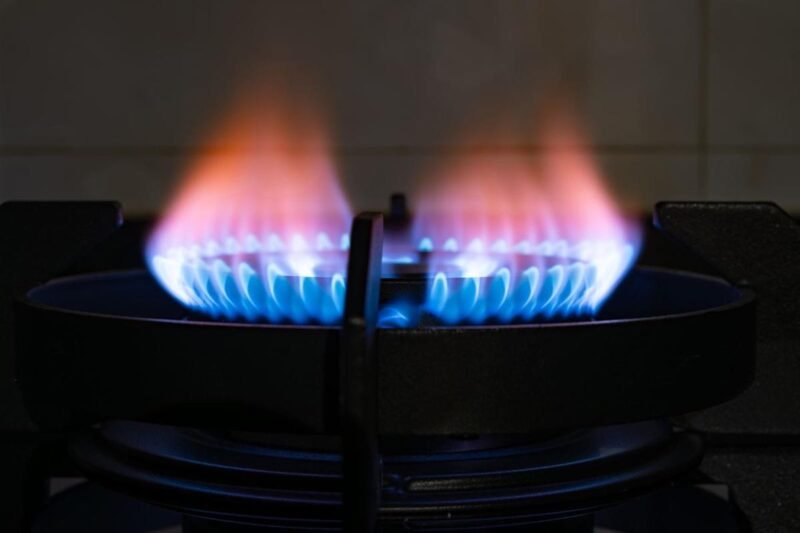 Dollar Weakness Spurs Short Covering in Nat-Gas Futures