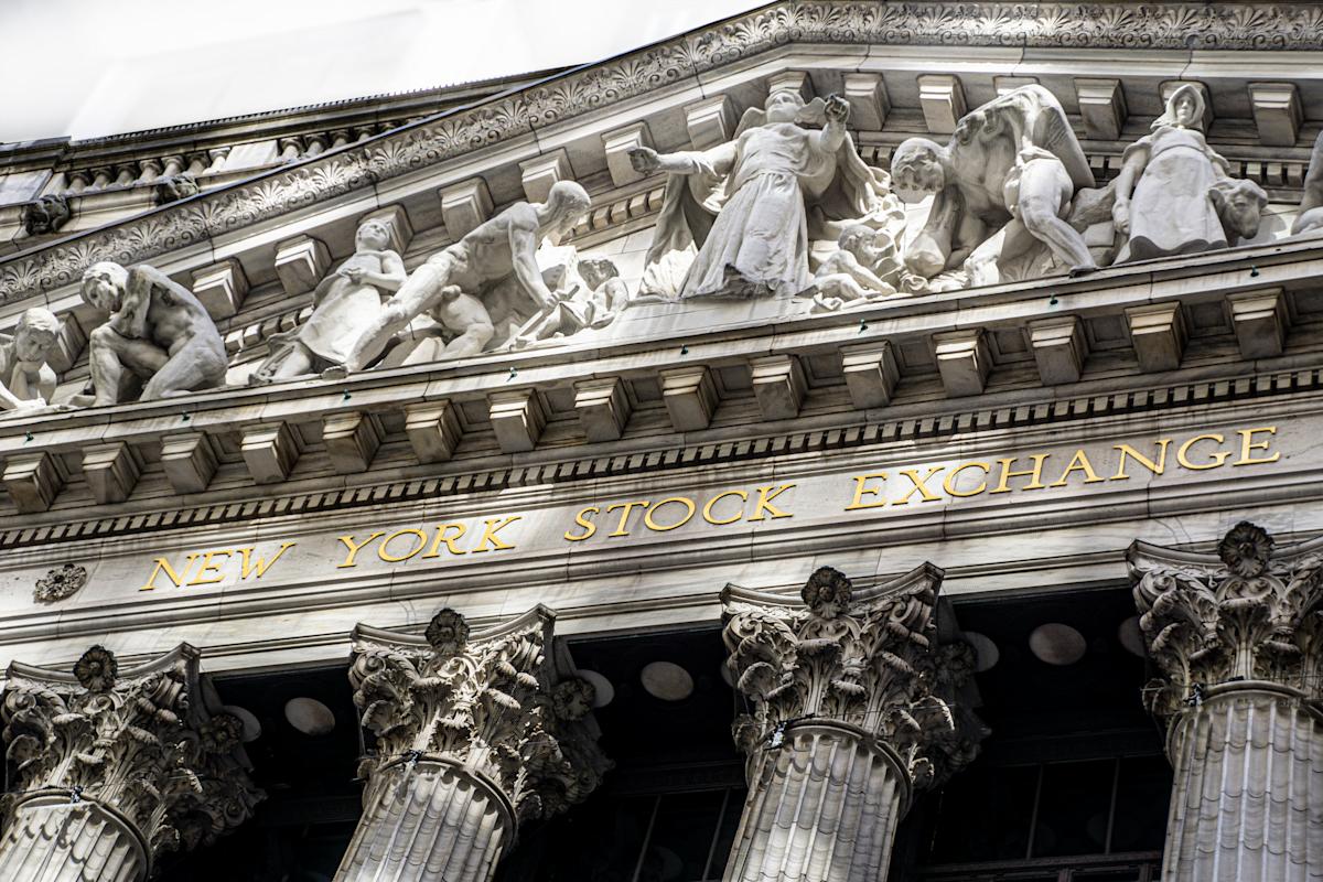Dow, S&P 500, Nasdaq futures waver as investors await retail data after rate-cut bets cool