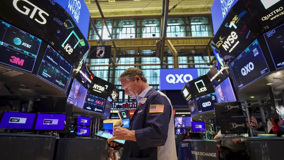 Dow, S&P 500 end lower; Eli Lilly shares fall after drug data