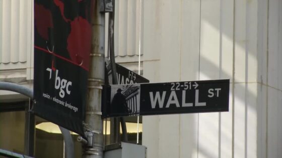 Dow ends higher after UnitedHealth gains, other indexes slip