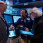 Dow falls more than 500 points on jobs report, tariffs