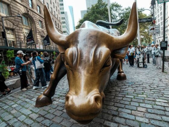 Dow scales record high on hopes of Fed rate cuts, trade deals