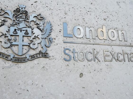 FTSE 100 boosted by US-China trade extension