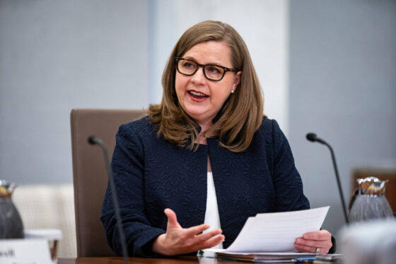 Fed governor calls for multiple interest rate cuts