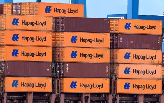 Hapag-Lloyd lowers 2025 earnings forecast, seeks savings
