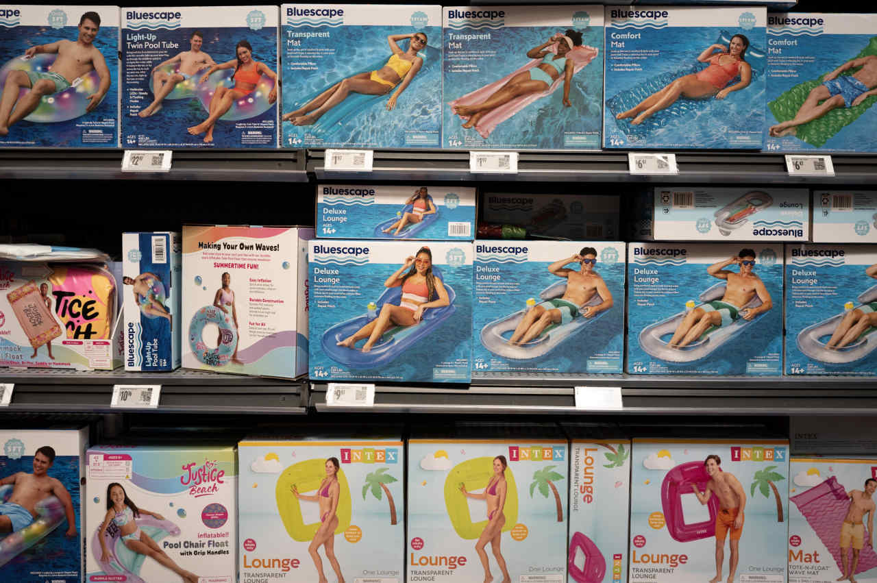 High tariffs drive China imports down to a 16-year low. But U.S. trade deficits are still as big as ever.