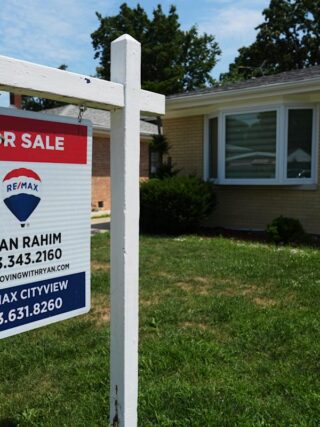 Homeowners turn to cash-out refinancing to take advantage of big gains in home equity