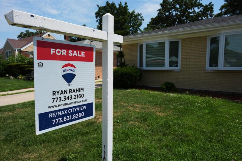 Homeowners turn to cash-out refinancing to take advantage of big gains in home equity