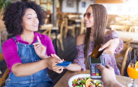 How college students can use credit cards responsibly