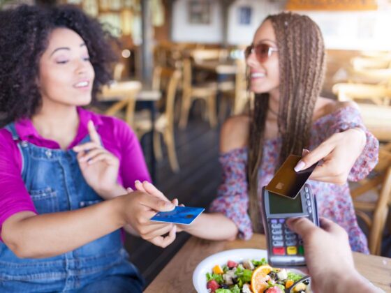 How college students can use credit cards responsibly