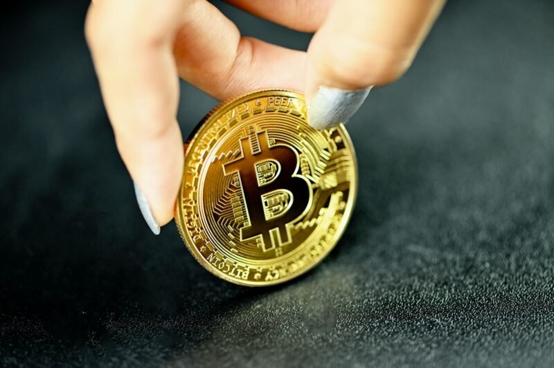 IBIT Outflows Paired With Drop In Tron USDT Transfers