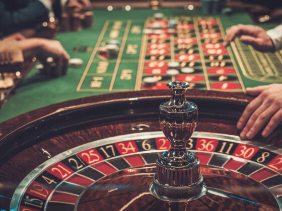 Iconic off-the-Las Vegas Strip casino cuts classic gaming service