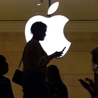 Lawsuit accuses Apple of stealing trade secrets to create Apple Pay
