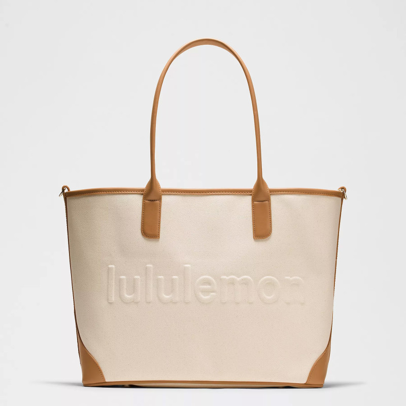 Lululemon is selling a $168 tote bag for only $99, and it's a 'great size' for work or travel
