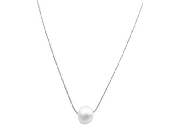 Nordstrom Rack is selling a  pearl pendant necklace for  that's 'elegant and classy'