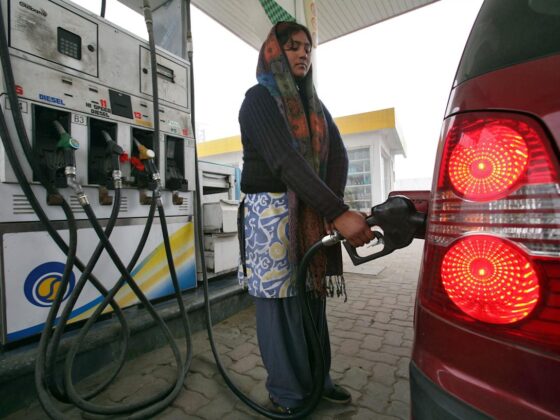 Oil slips as markets weigh impact of hefty US tariffs on India