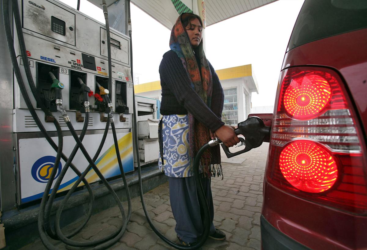 Oil slips as markets weigh impact of hefty US tariffs on India