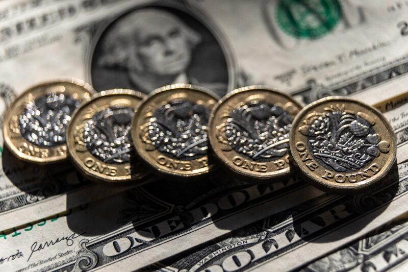 Pound dips as dollar strengthens with investors eyeing US inflation data