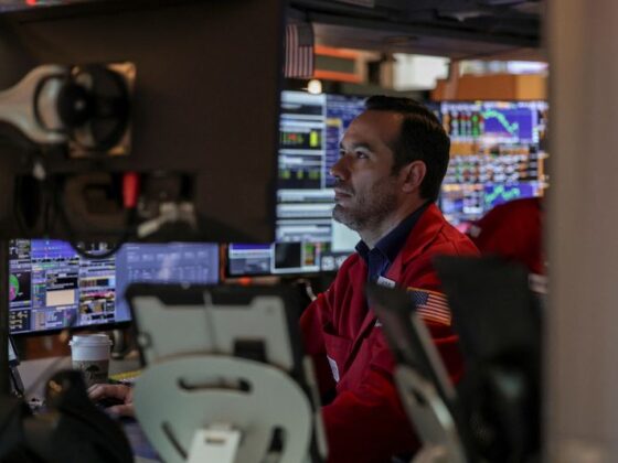 S&P 500 seen stalling as AI rally meets tariff jitters