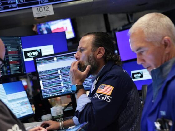 Service-Sector Data Brings Downbeat Day for Stocks